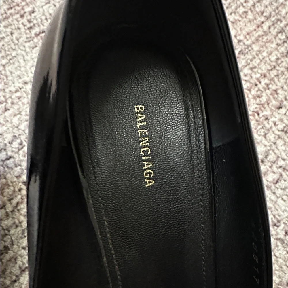 Balenciaga Black Heels with Gold BB logo - Picture 3 of 8
